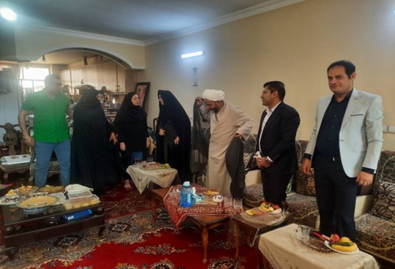 دیدار مدیرکل دامپزشکی جنوب کرمان با خانواده شهید تراب نخعی